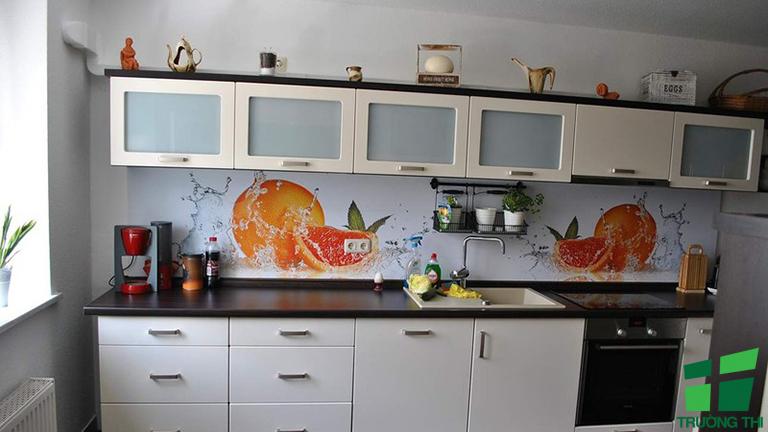 Những ưu điểm vượt trội của kính ốp bếp cho không gian nhà bạn