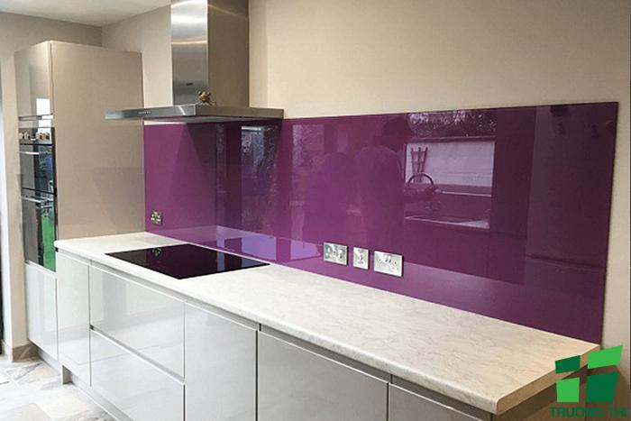 Kính ốp bếp màu tím 4