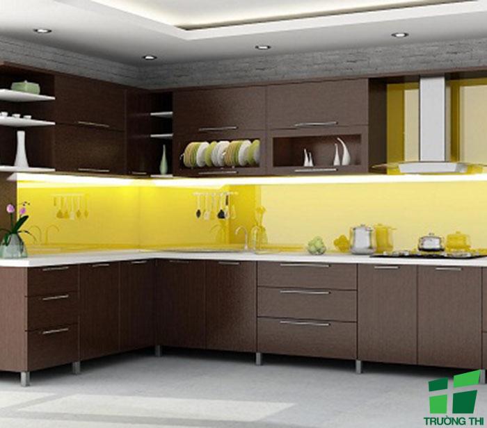 Kính ốp bếp màu vàng thư 1