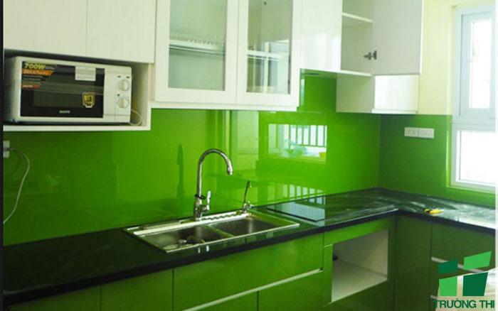 Kính ốp bếp màu xanh cốm 3