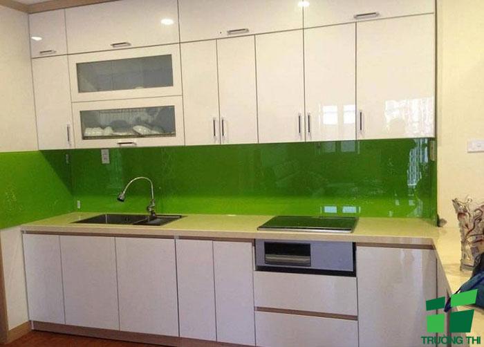 Kính ốp bếp màu xanh cốm 4