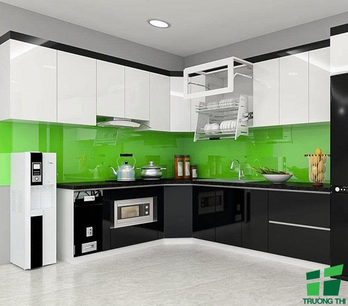 Kính ốp bếp màu xanh lá 1