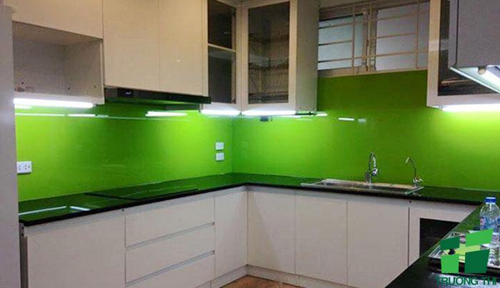 Kính ốp bếp màu xanh lá 5