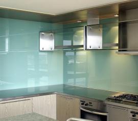 Kính ốp bếp màu trắng xanh