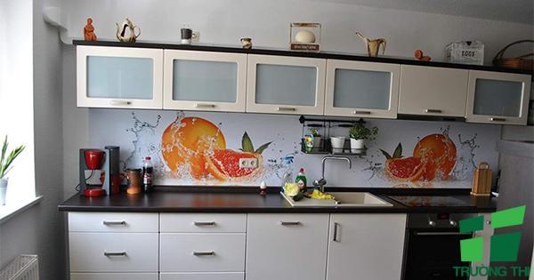 Những ưu điểm vượt trội của kính ốp bếp cho không gian nhà bạn