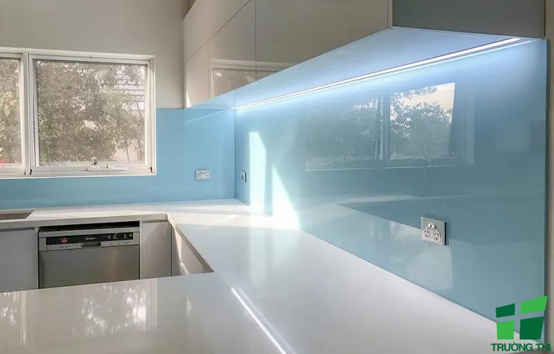Kính ốp bếp bền đẹp giá rẻ tại Tp.HCM 